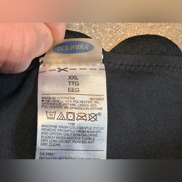 Girls full coverage swimsuit - Picture 3 of 5